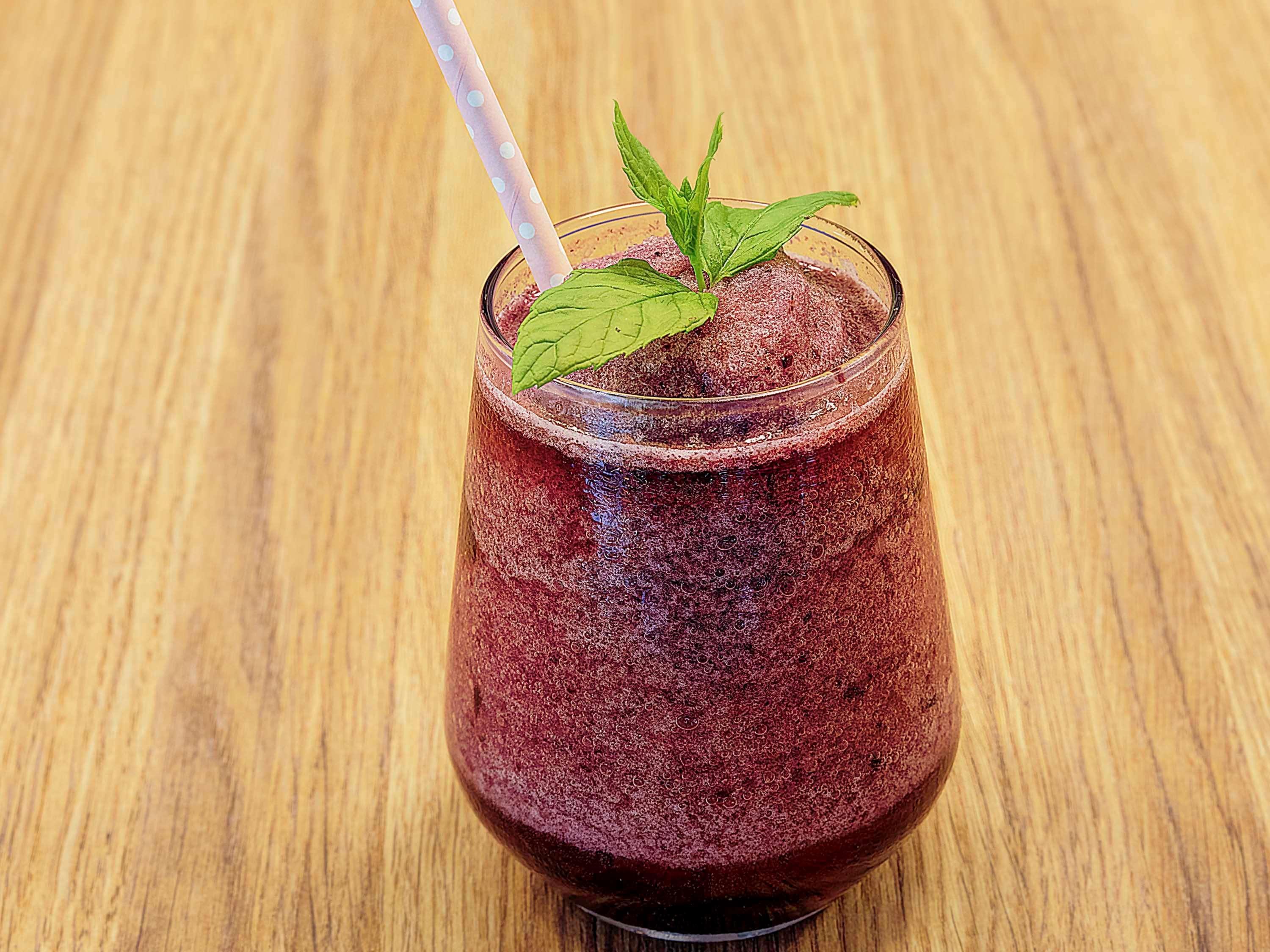 Ibis Styles Istanbul Merter Istambul Exterior foto A blueberry smoothie
