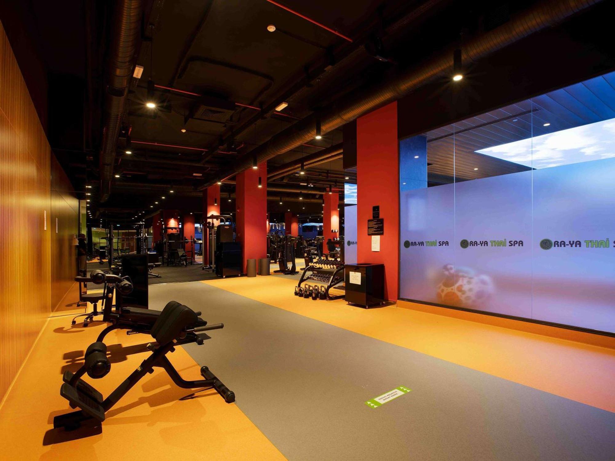 Ibis Styles Istanbul Merter Istambul Exterior foto The gym at the hotel
